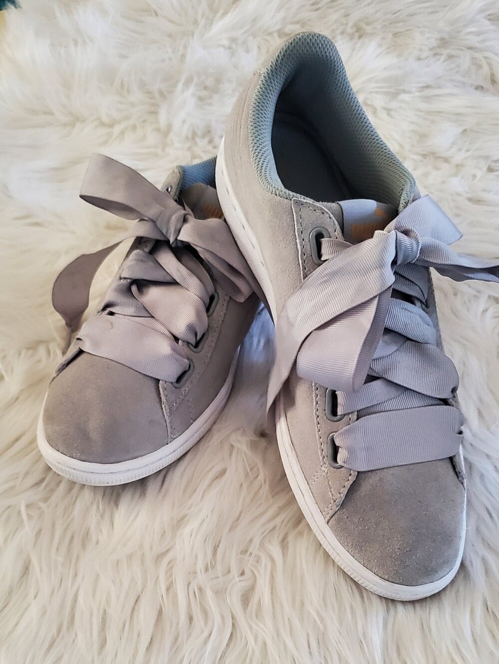 PUMA Vikky Ribbon Suede Sneakers Gray Satin Lace SoftFoam+ Women's Size 10 - Picture 2 of 11